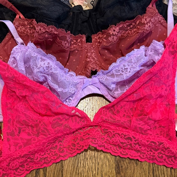 Women's Bras 32C collection - Hot Pink, Lavender, Black & Neutral Colors - Picture 2 of 6